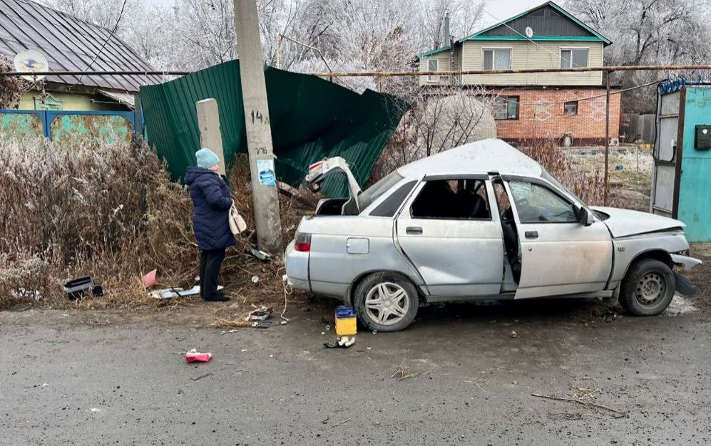 ВАЗ после ДТП, фото: УМВД России по Оренбургской области