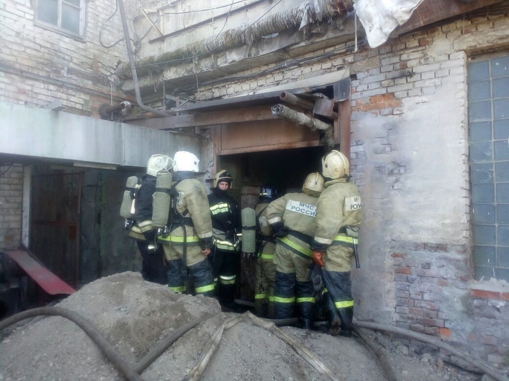В Оренбурге на маслоэкстракционном заводе произошел пожар