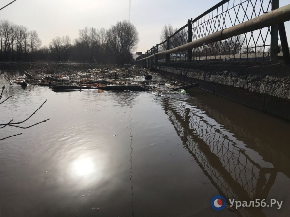 В Орске на время паводка закрыли нижний мост через Урал 
