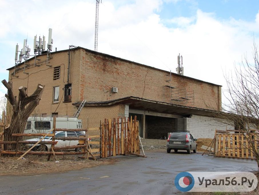 Г орск мир. Кинотеатр мир Орск. Город Орск поселок Первомайский. Кинотеатр Орск. Кинотеатр Орск Орск.