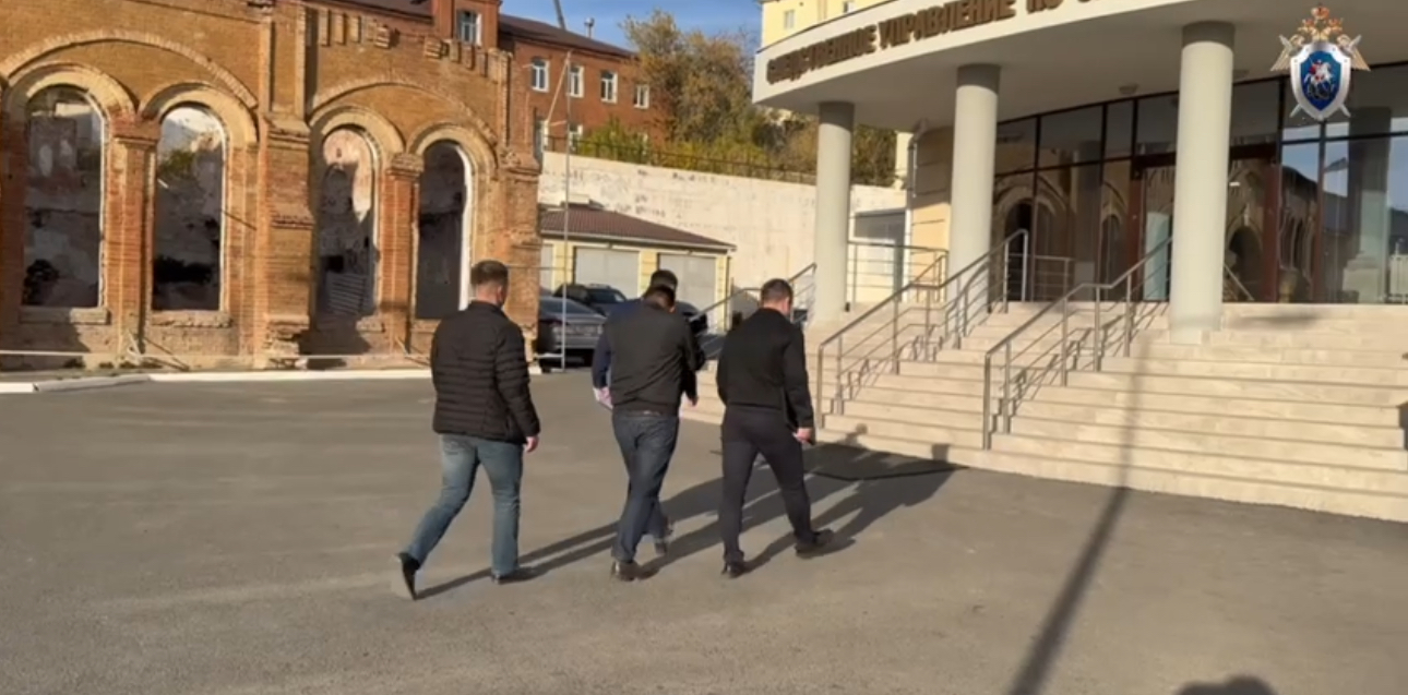 Задержание подозреваемых. Стоп-кадр из видео СУ СК