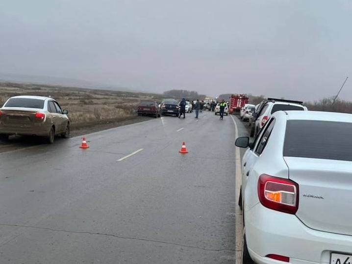 На месте ДТп, фото: МЧС России по Оренбургской области