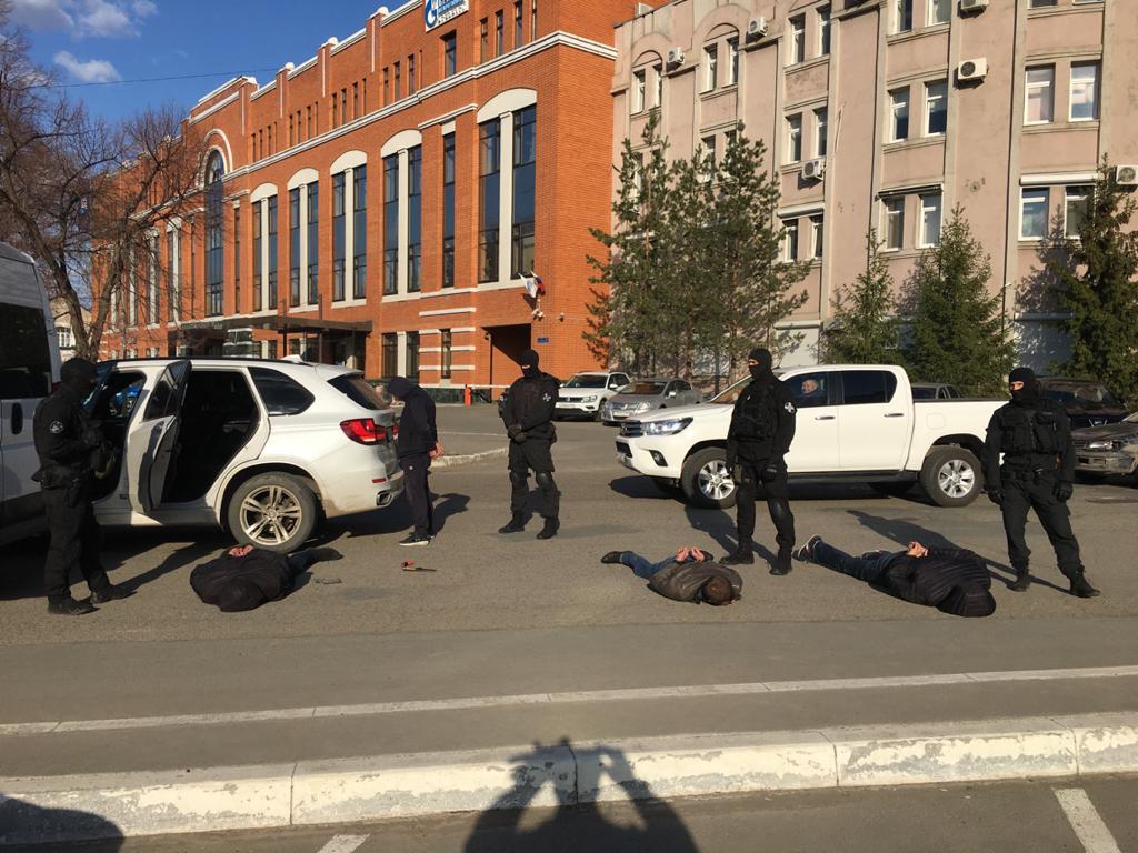 Что произошло в оренбурге сегодня. Стрельба в Оренбурге на Карагандинской.