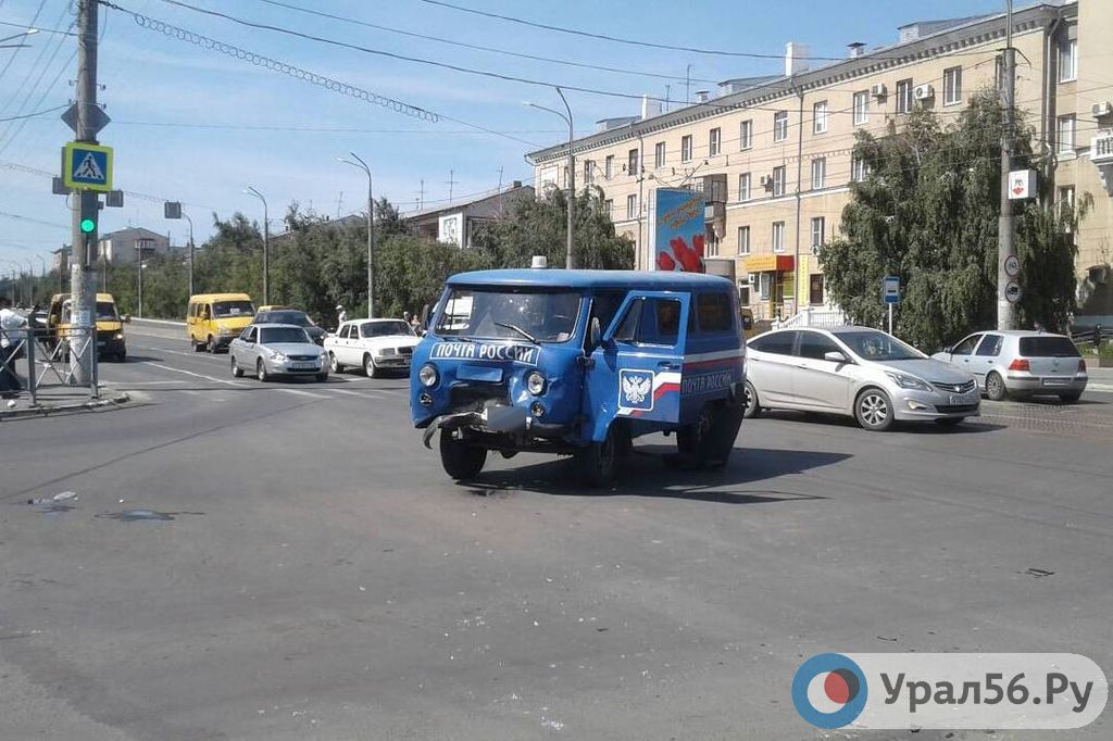 Автомобиль Почты России 