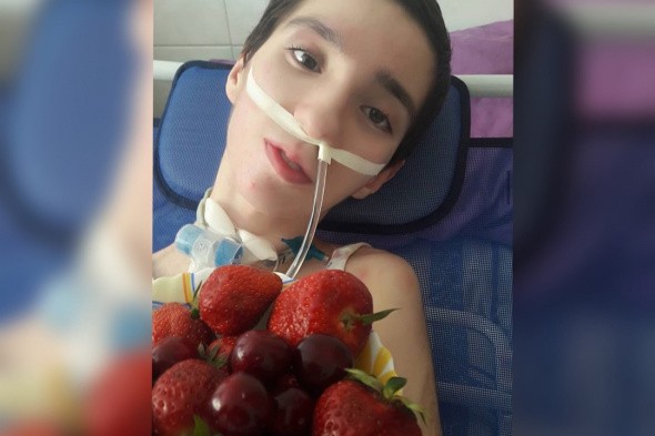 13-летняя Катя Быстрова, упавшая с 8 этажа, нуждается в реабилитации 