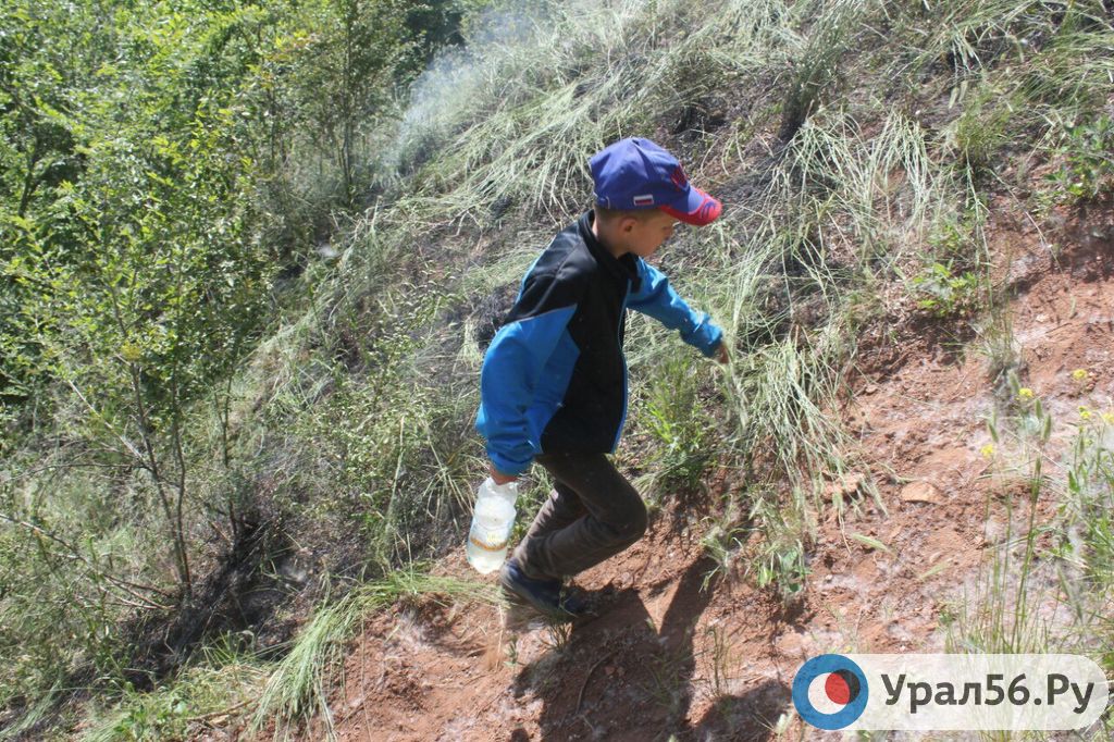 В Оренбурге дети самостоятельно потушили пожар на набережной