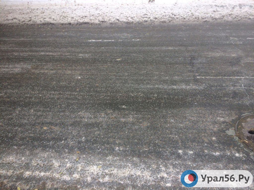 Жители Орска жалуются на скользкие улицы