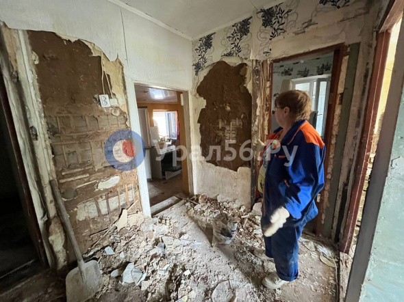 «Где жить?»: хозяйка 110-летнего дома в Орске показала состояние жилища после наводнения в апреле 2024 года 