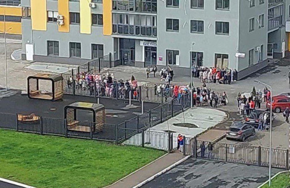 В Оренбурге из-за сообщения о минировании эвакуировали учеников школы №89