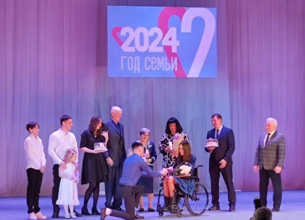 Паралимийской чемпионке Юлии Молчановой сделали предложение руки и сердца. Фото: тгк замглавы Новотроицка Дмитрия Буфетова