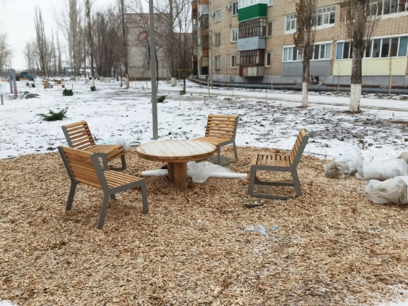 В Ясном скоро завершится благоустройство городского парка на улице Юбилейной