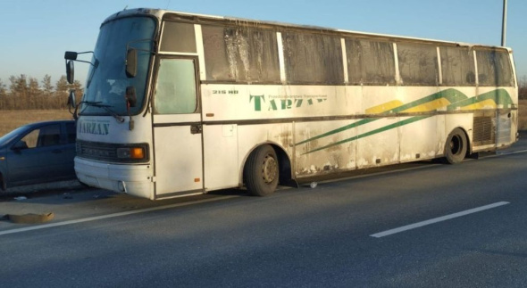 В Оренбургском районе в 30-градусный мороз на трассе сломался автобус с 43 пассажирами