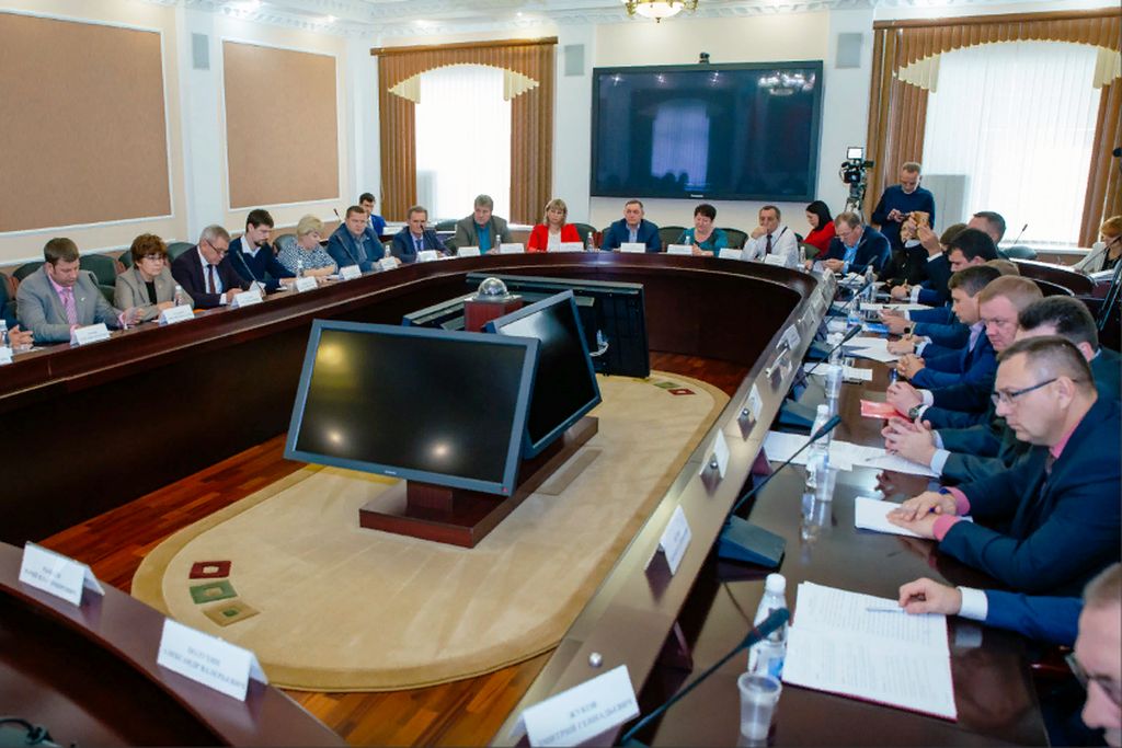 Во время обсуждения