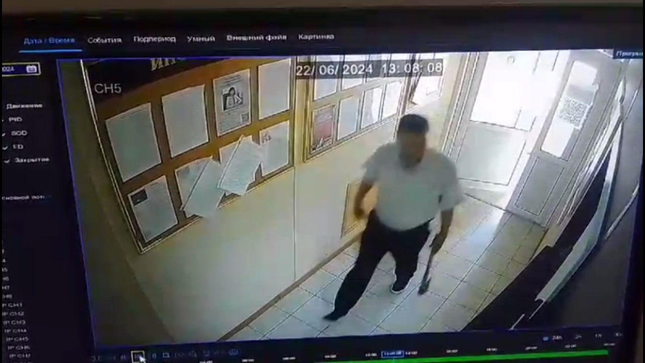 Ограбление попало на камеру видеонаблюдения. Источник: соцсети 