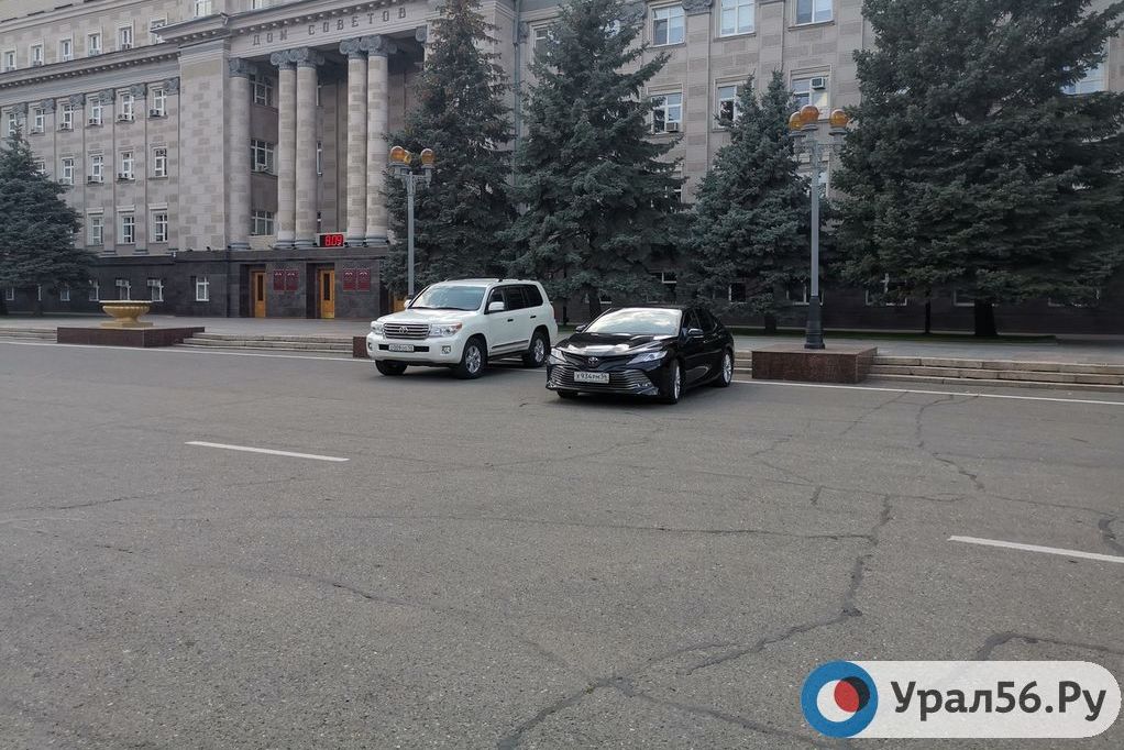 Парковка у Дома Советов, 08.09.2019