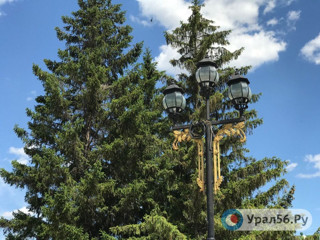 На площади Комсомольской в Орске