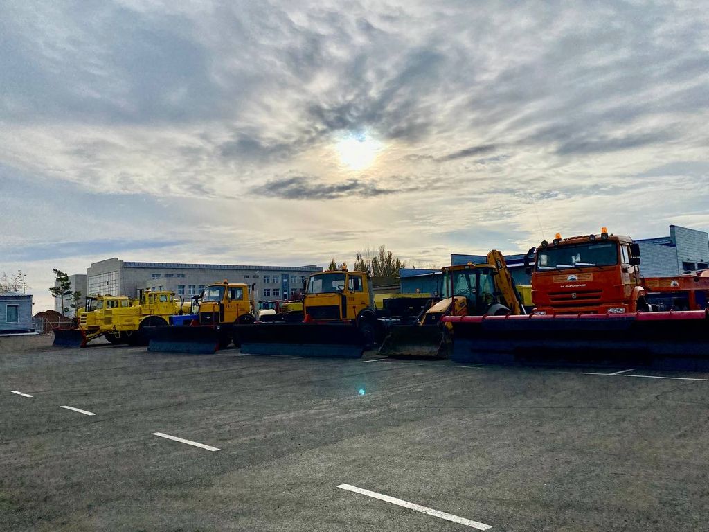 Снегоуборочная техника, фото: аэропорт Оренбурга