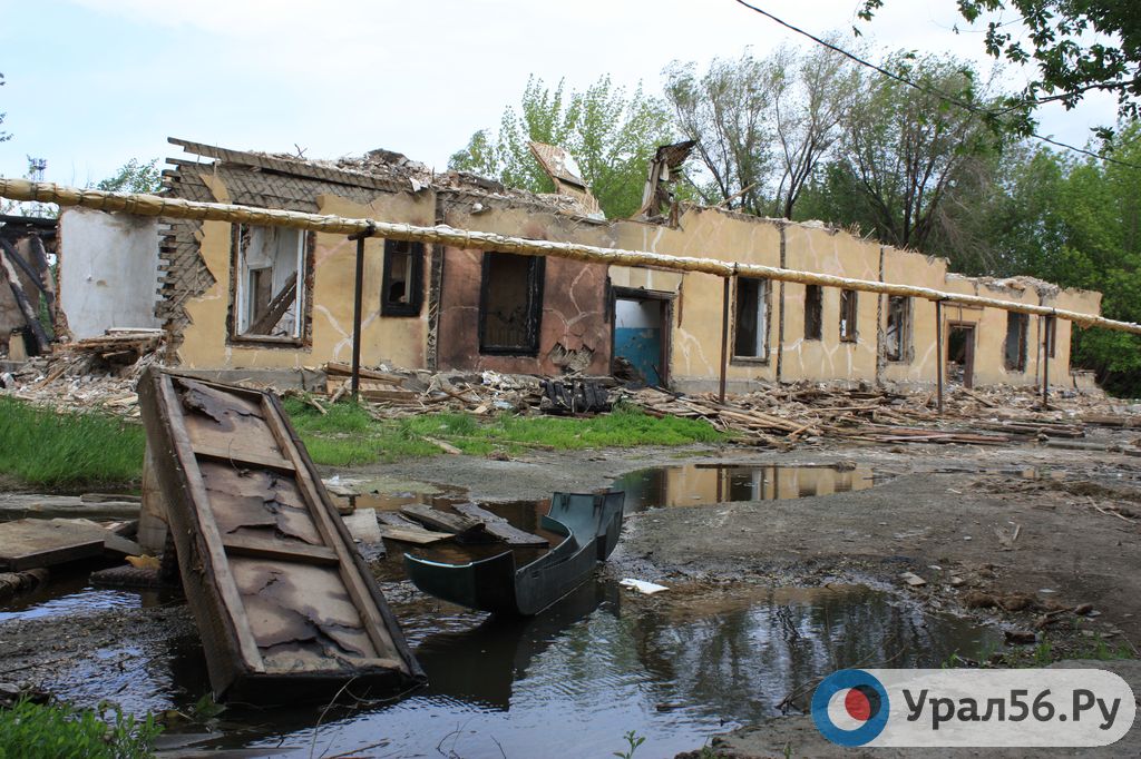 Опасные развалины: Угрожают ли орчанам разрушенные дома? 