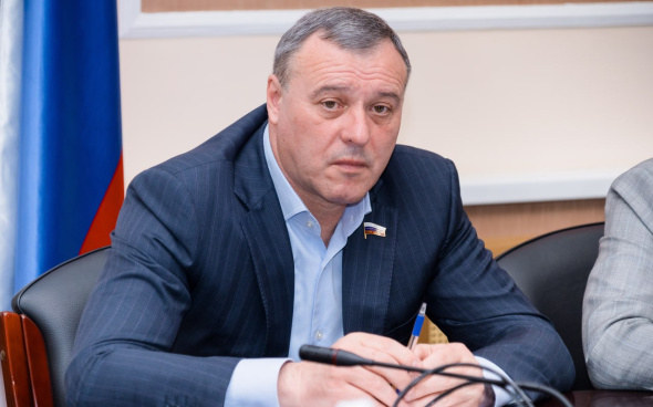 Олег Димов призвал оппозицию не заниматься популизмом и бережнее относиться к людям