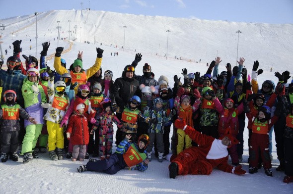 На горнолыжной базе «Гребени» прошли соревнования «Гребени-тандем-2021» для лыжников и сноубордистов с детьми