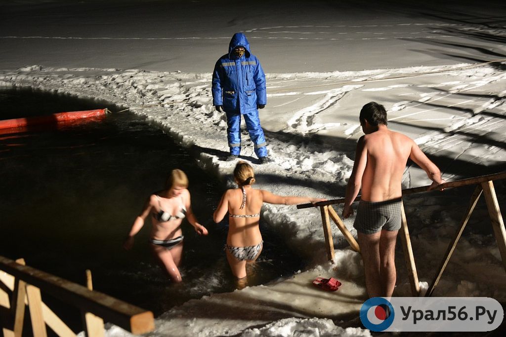 Купель на реке Урал в районе базы моржей в Орске (фото из архива)
