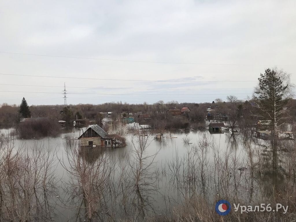 Затопленные дома в паводок, фото из архива