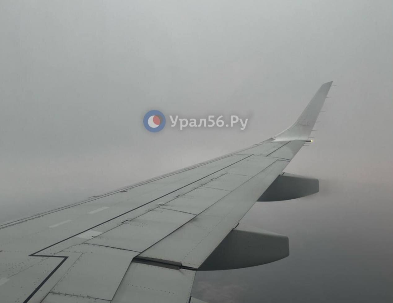 Вид на Санкт-Петербург из самолета, летевшего из Орска.