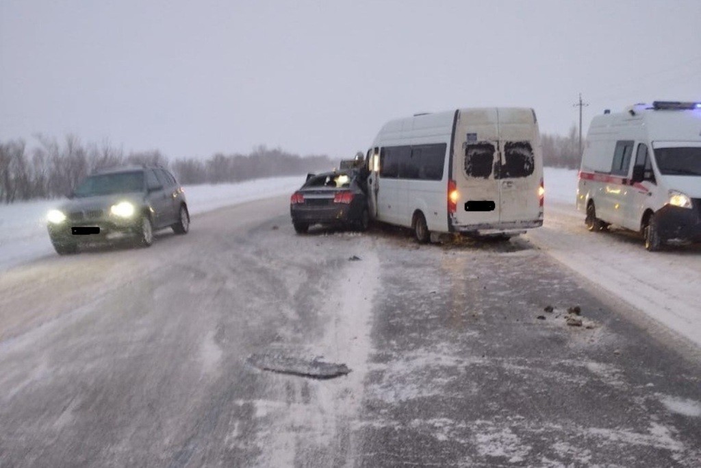 На месте аварии, 27.01.2020г. Фото: УМВД России по Оренбургской области