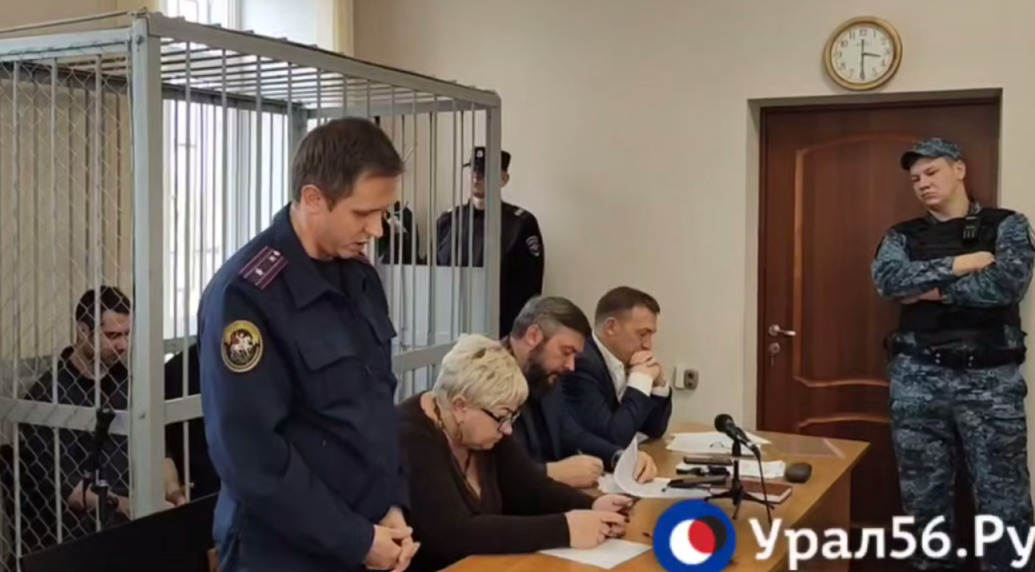 На заседании суда от 27.10.2025