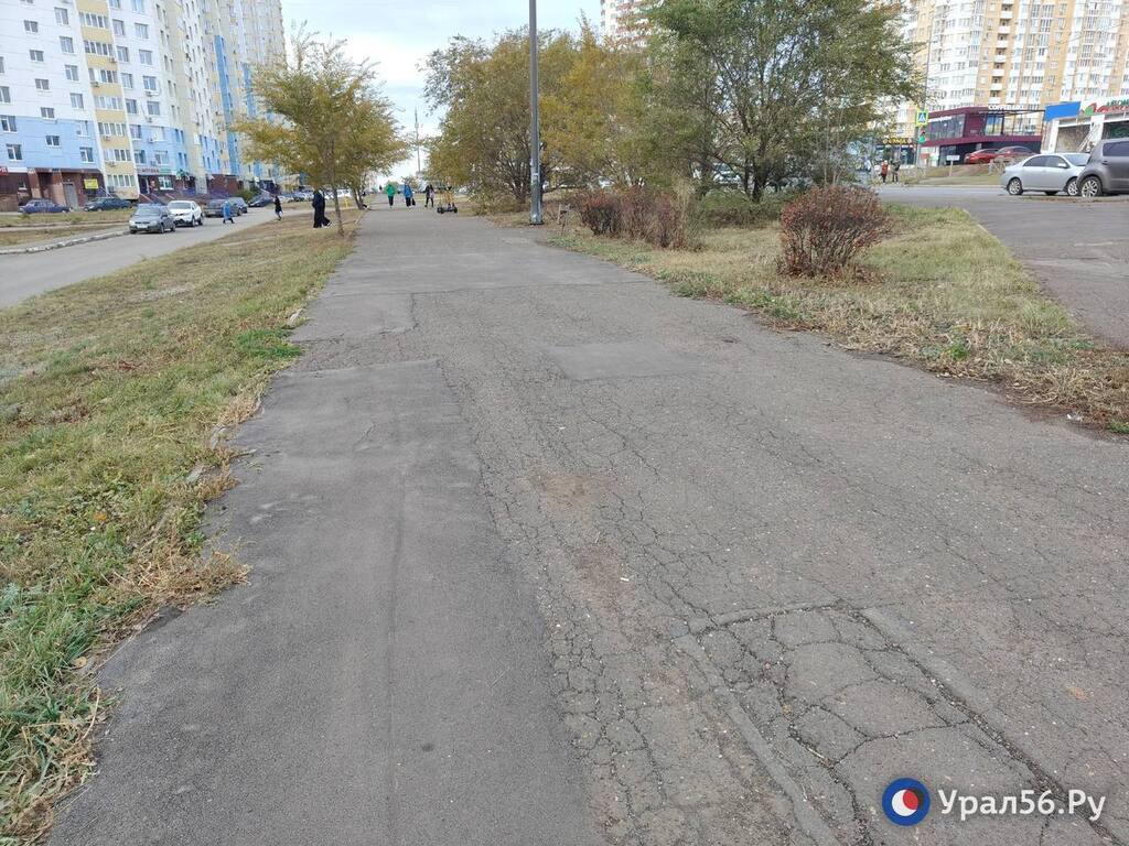 Тротуар на улице Салмышской
