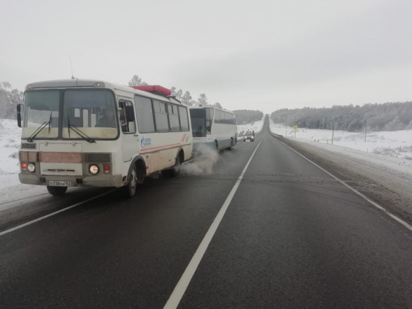 В Оренбургской области загорелся автобус. 37 пассажиров, в том числе 5 детей, были спасены 