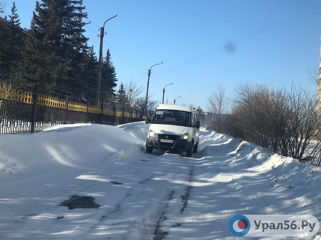 Маршрутный микроавтобус в 7 мкр Орска, февраль 2021 года