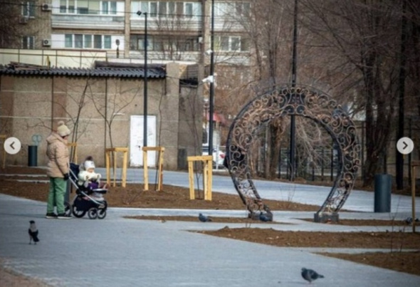 «Полное издевательство»: Жители Новотроицка негативно оценили обновленную на федсредства Молодежную аллею