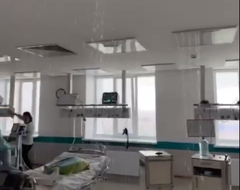 Потоп в палате реанимационного отделения. Скриншот видео