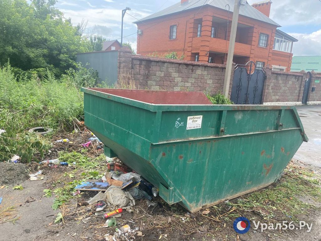 Мусорные баки в Оренбургской области. Фото из архива