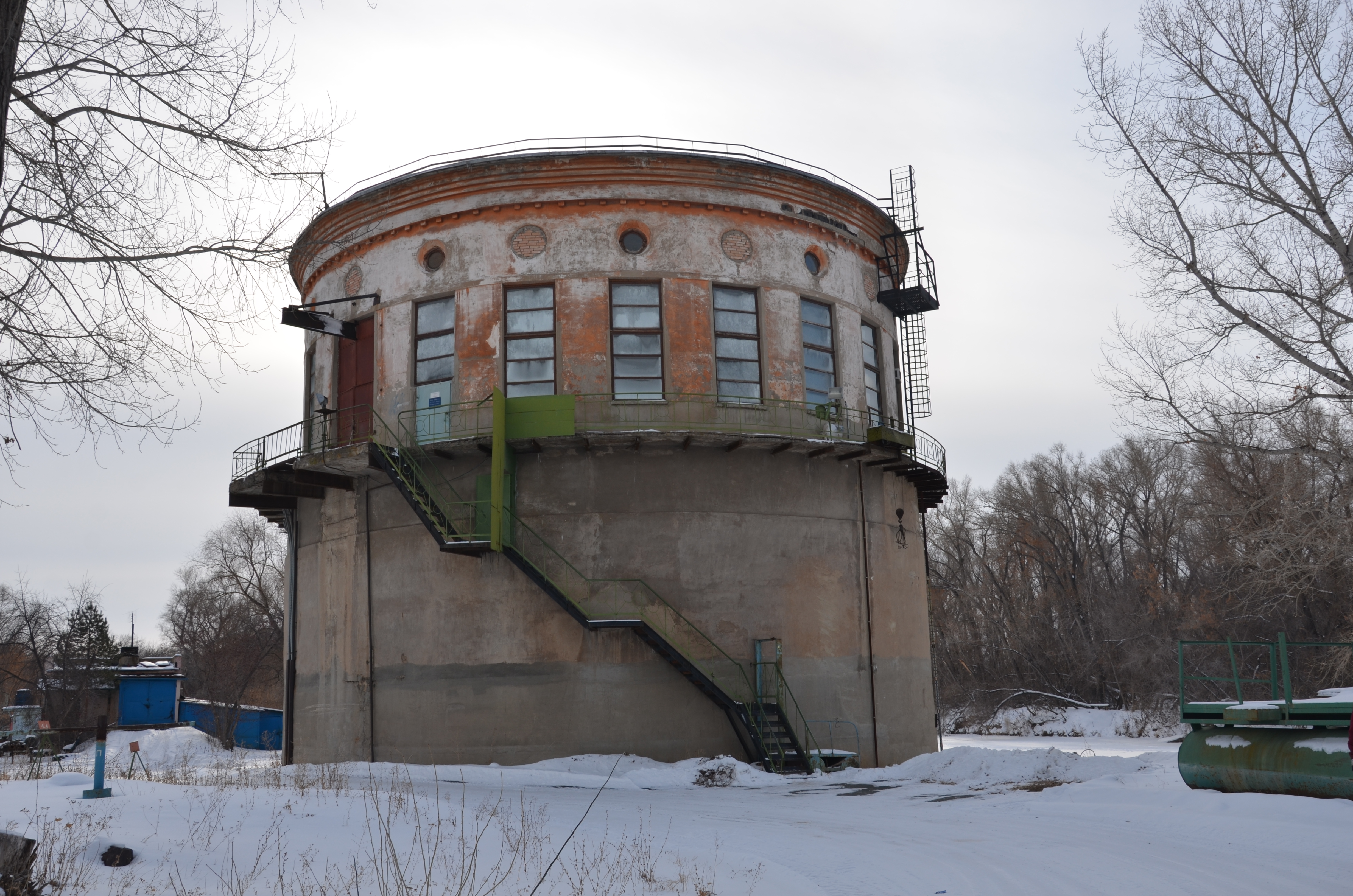 Водозабор, расположенный на берегу р. Урал в районе базы отдыха «Уральская деревня»