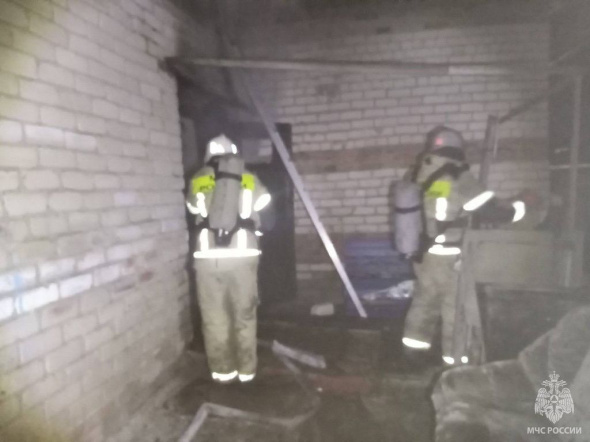 В Саракташе из-за короткого замыкания загорелся пятиквартирный дом