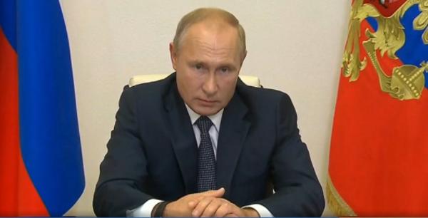 Владимир Путин во время совещания