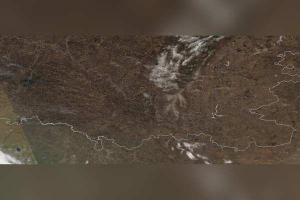 Снег в Оренбургской области. Источник: снимок со спутника NASA от 20 апреля 2022 года