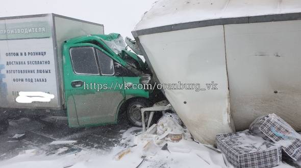 В результате столкновения двух ГАЗелей на трассе Оренбург – Орск погиб водитель