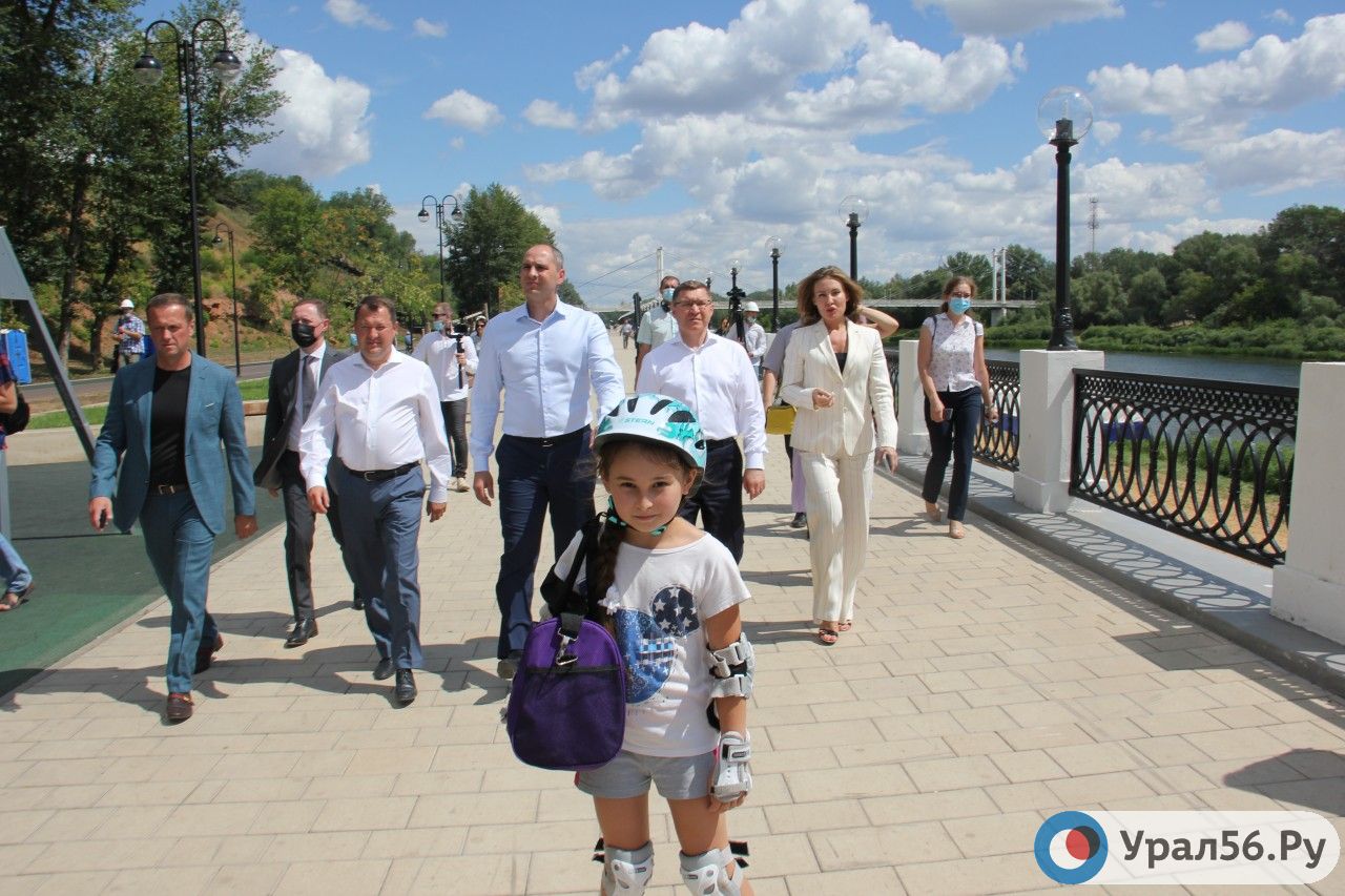 На набережной реки Урал