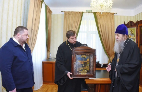 Никольскому кафедральному собору Оренбурга передали икону, которой будут благословлять защитников Родины