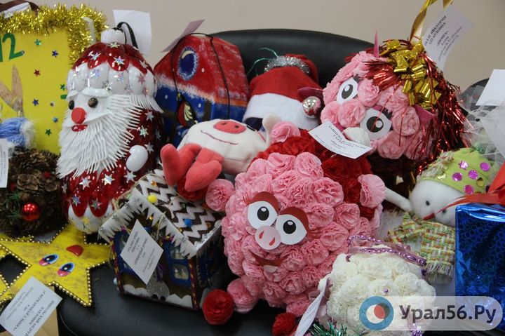 Самодельные детские игрушки, фото из архива