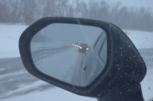 Первые последствия снегопада? На трассе в Оренбургской области пробка