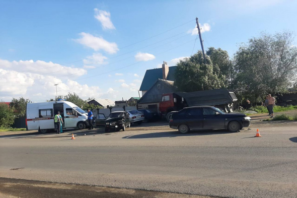 В Орске столкнулись ВАЗ-2112 и «Ока»: один человек погиб, двое пострадали