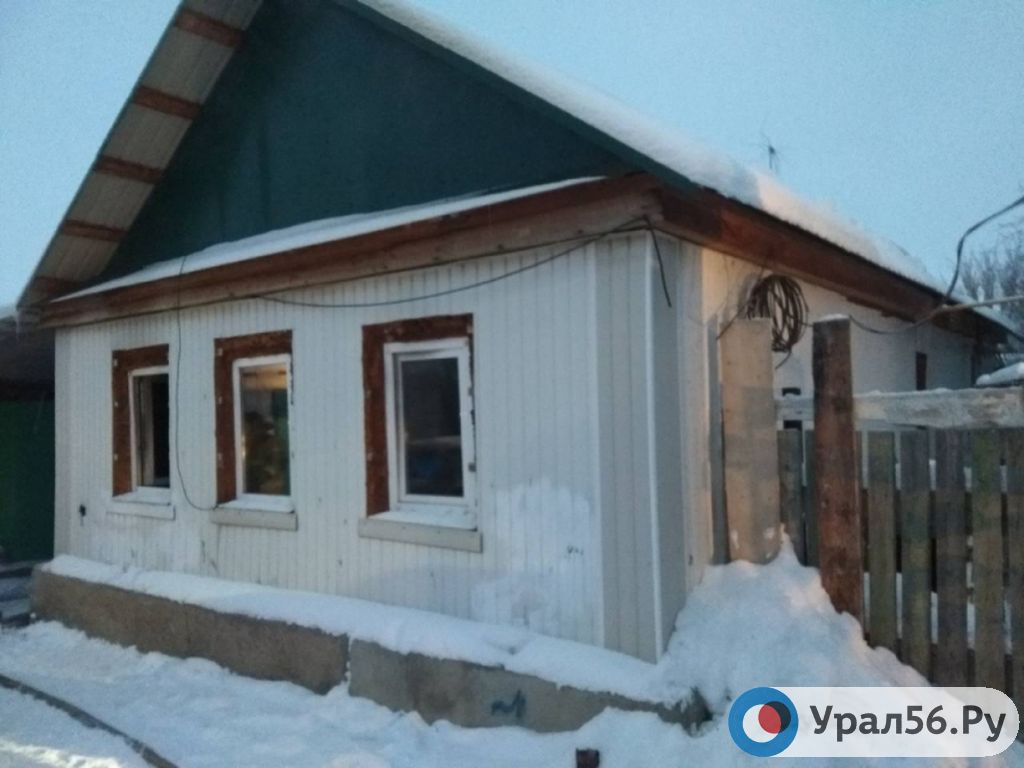 В Орске при пожаре в жилом доме погибли 4 взрослых и 3 детей