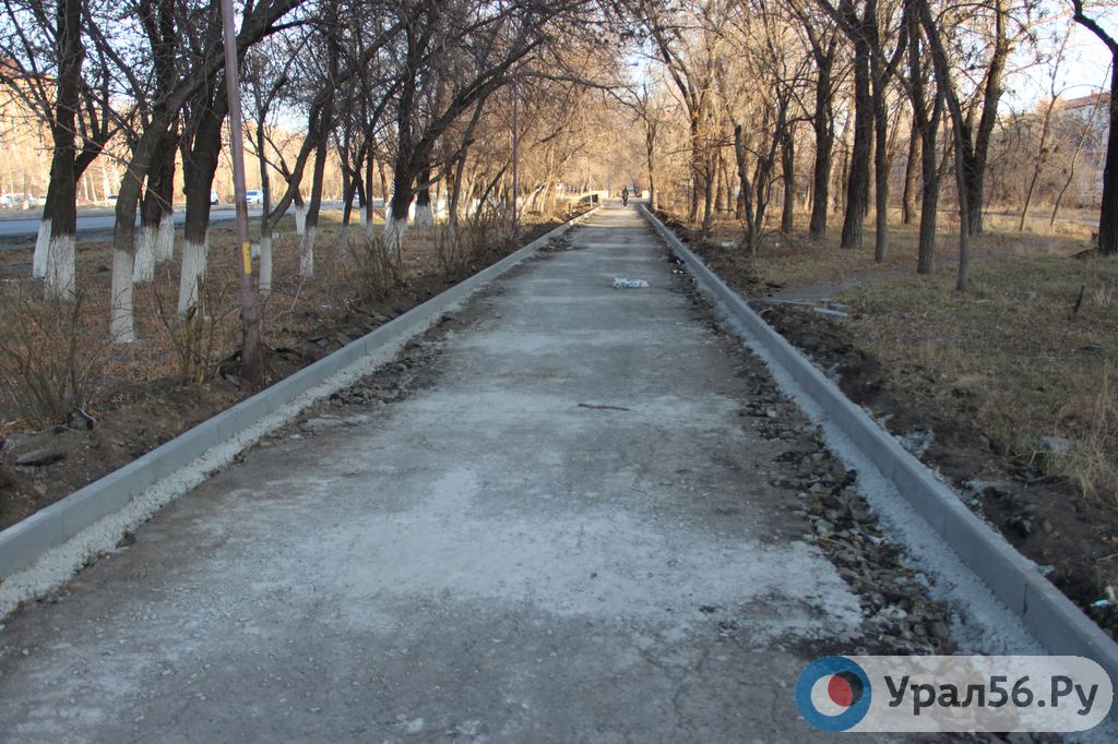 Тротуар по проспекту Мира в Орске, 28.10.2019
