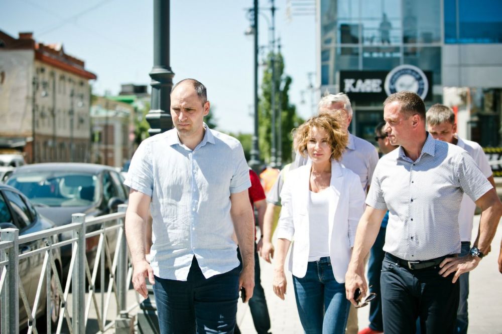 Денис Паслер, Наталья Ибрагимова, Владимир Ильиных. Фото пресс-службы правительства