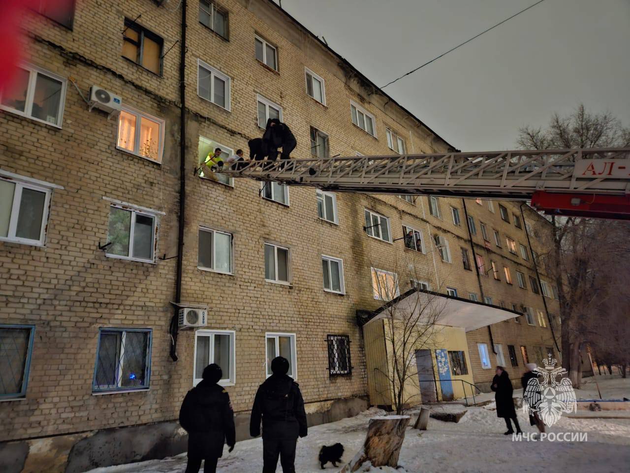 Пожар в Ясном в новогоднюю ночь. Фото: МЧС по Оренбургской области