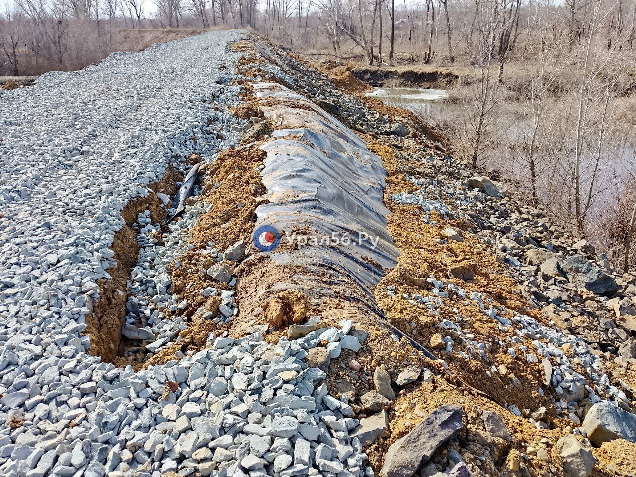 Дамба в районе п. Лесоторговый Орска, 20 марта 2025 года